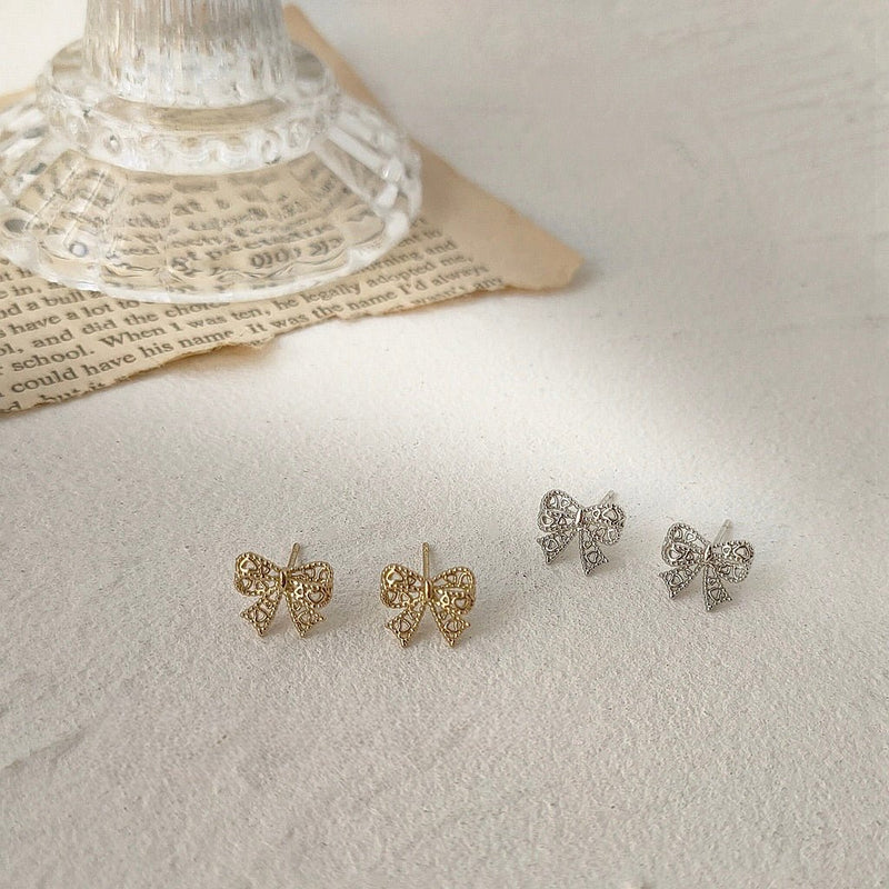 Lovelace Bow Earrings in Gold