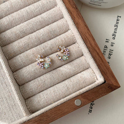 [] Lucy Flower Butterfly Stud Earrings