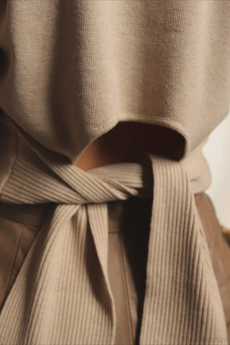 Minimal Turtleneck Tie Backless Fitted Sweater