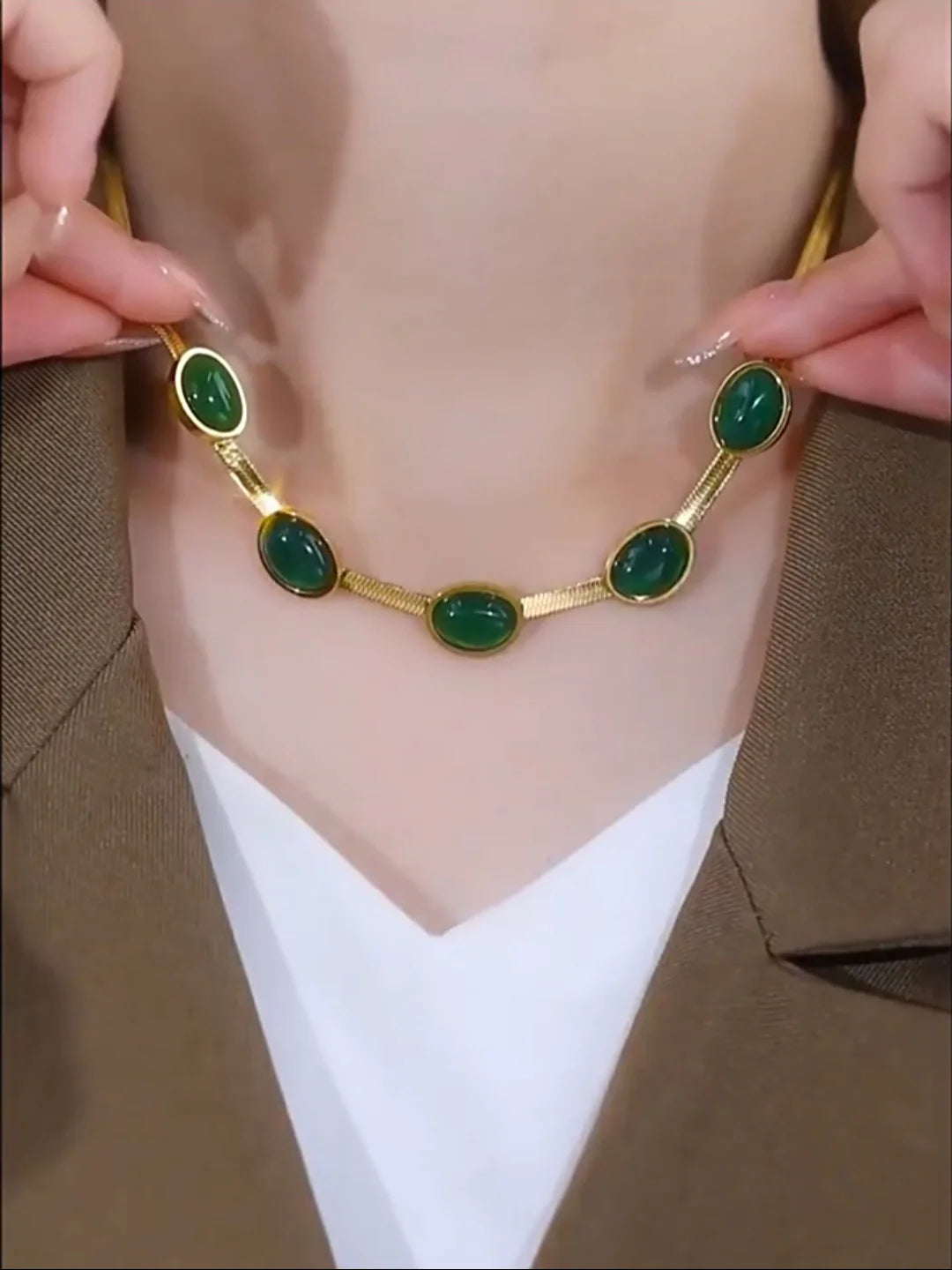 Arlowe Emerald Waterdrop Necklace