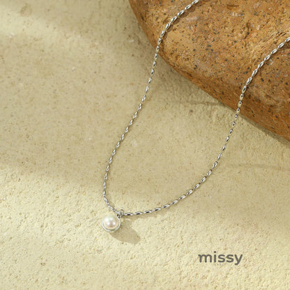 Camden Delicate Pearl Necklace
