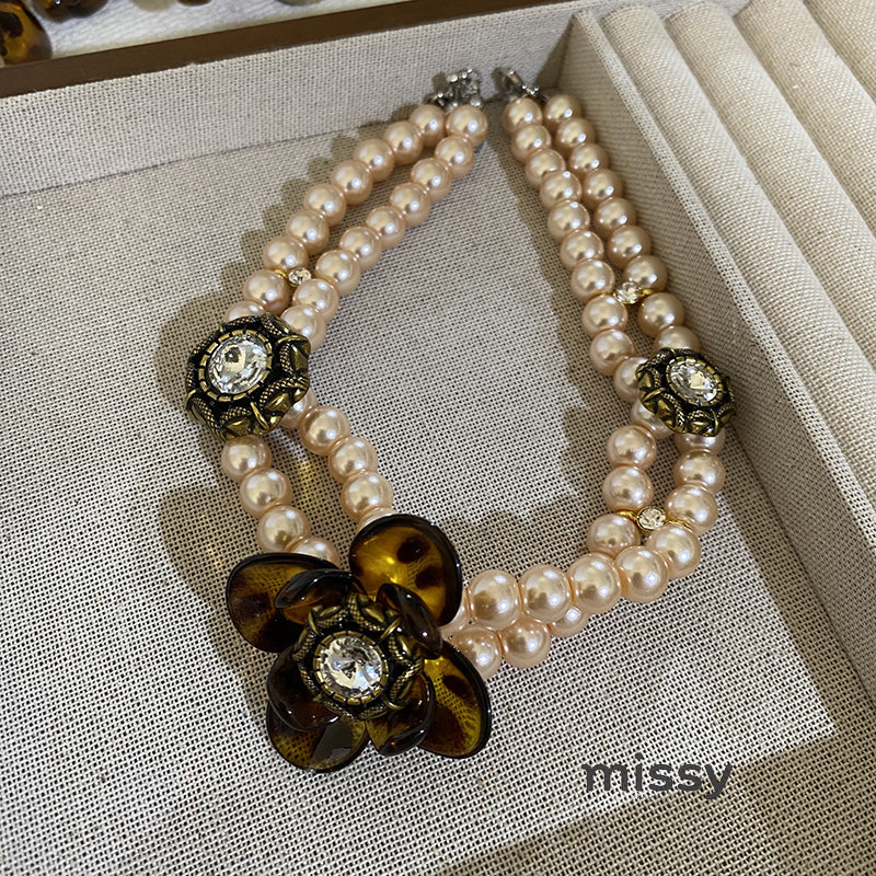 Indya Pearl Charm Choker