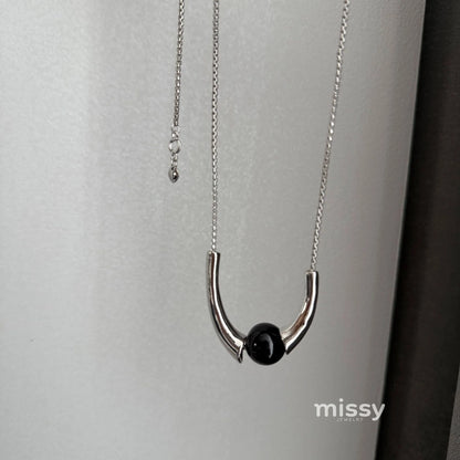 Sullivan Asymmetric Agate Horn Necklace