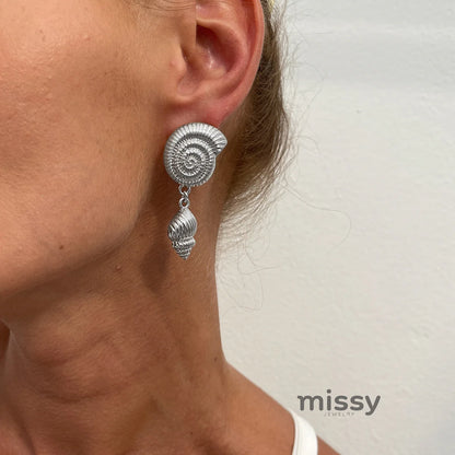 Zhuri Pearl Conch Studs
