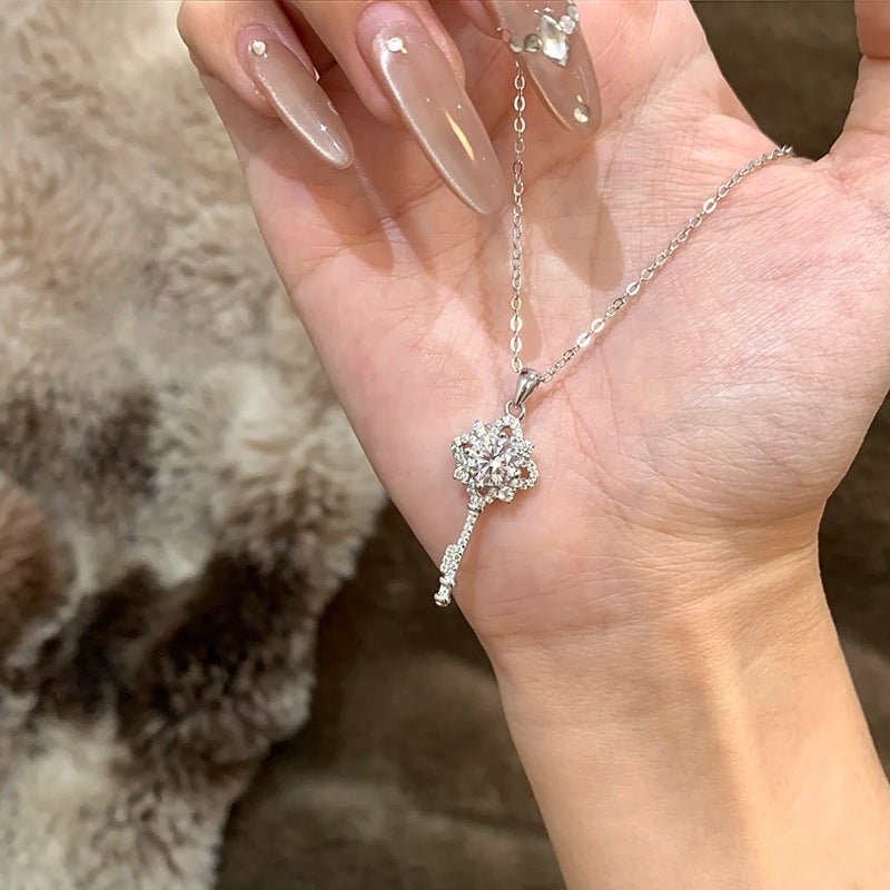 [sample ] Moonlight Key Necklace