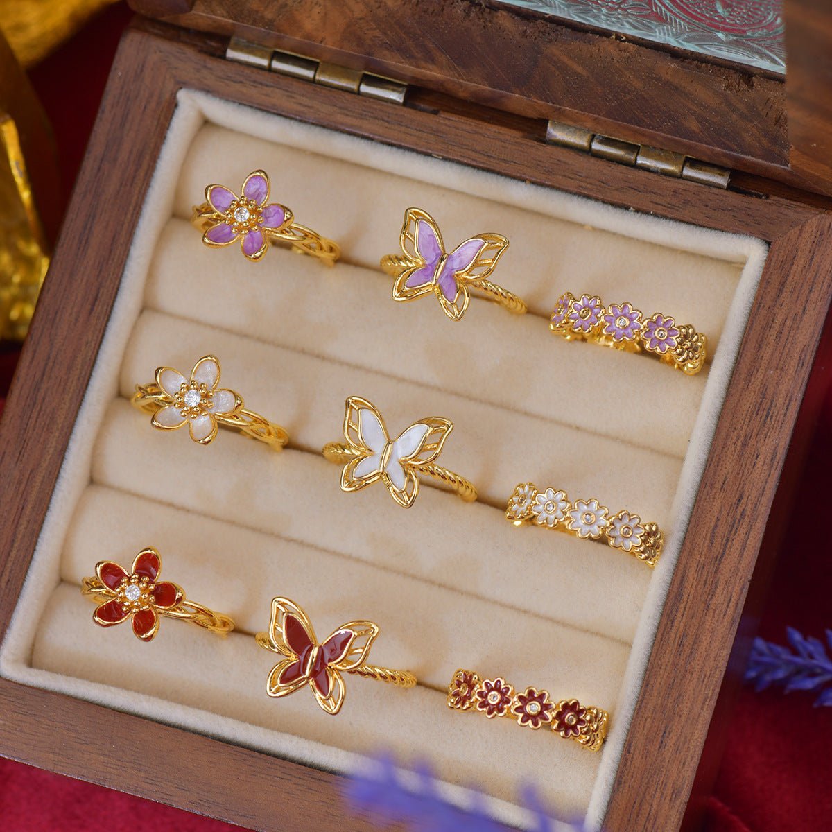 Red Daisy Band Ring