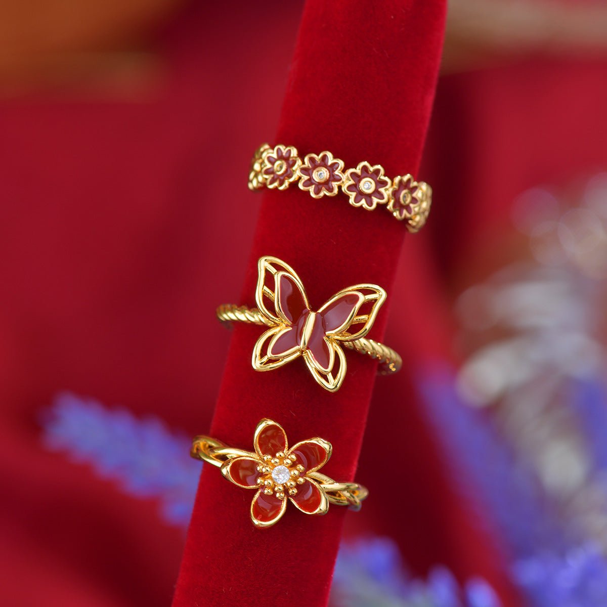 Red Daisy Band Ring
