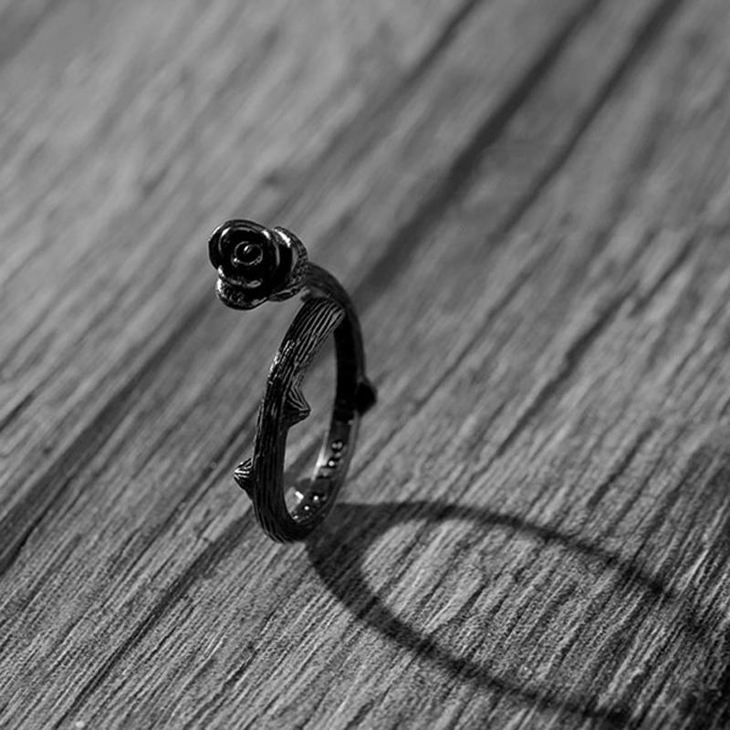Black Rose Gothic Beauty Ring