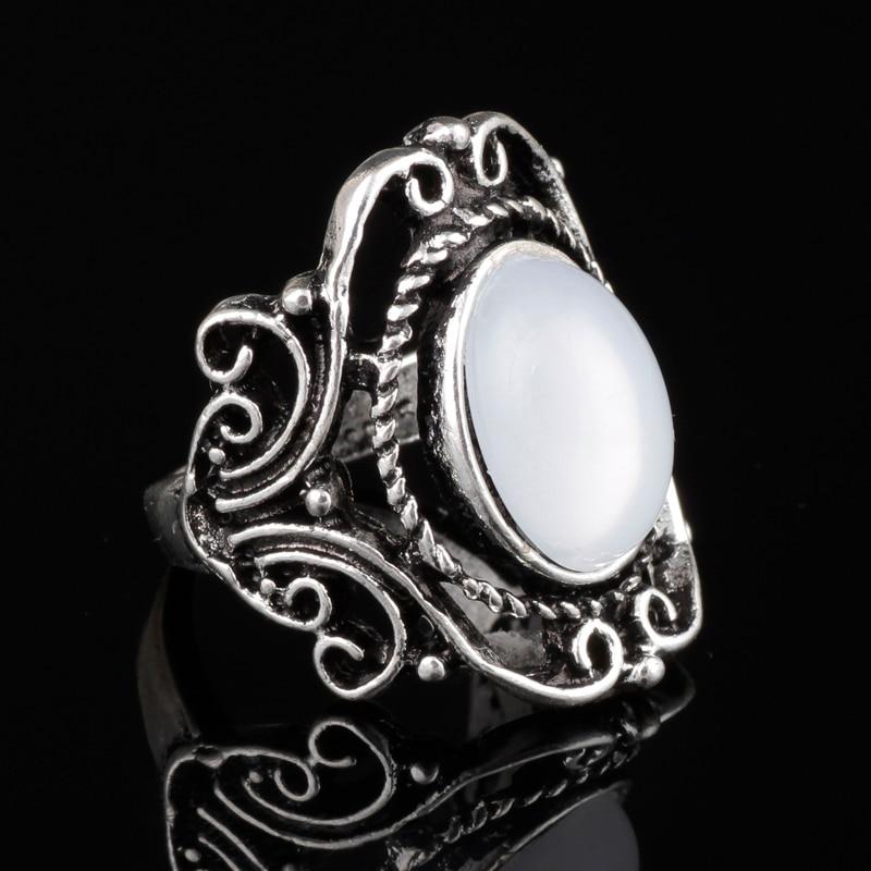 Style Oval Moonstone Ring