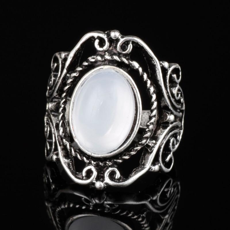 Style Oval Moonstone Ring