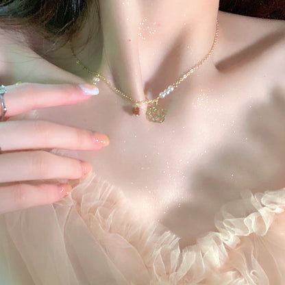 [] Rose Necklace