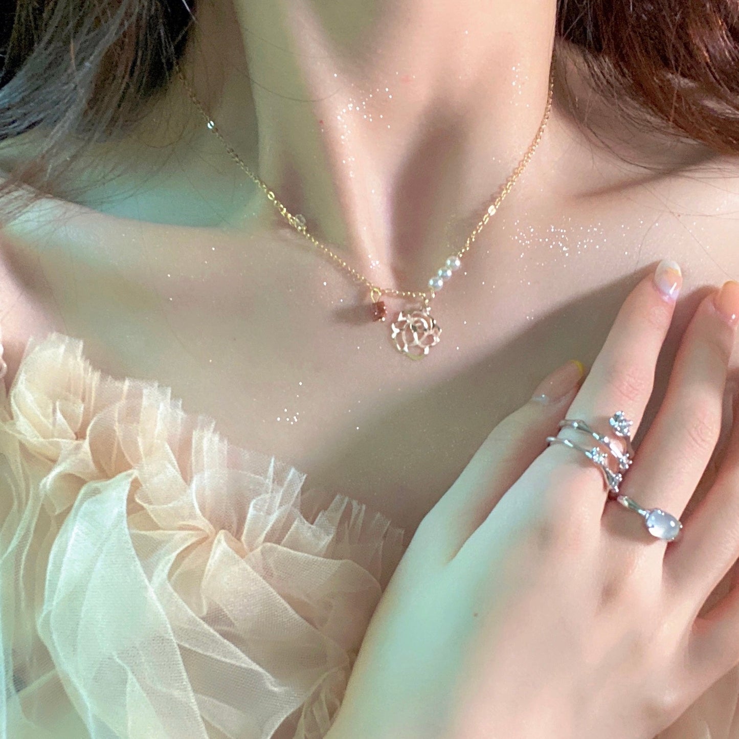 [] Rose Necklace