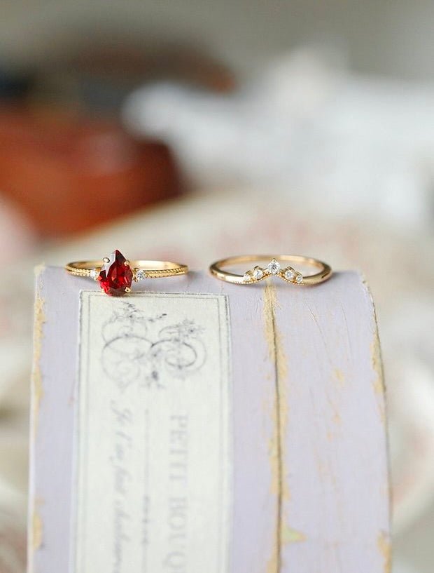 Roselle Tiara Ring Set