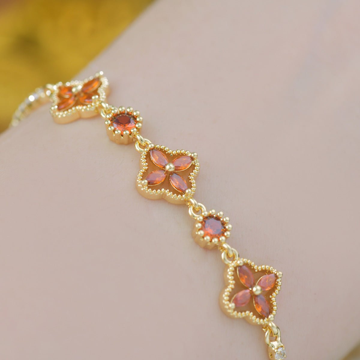 Rosisela Bracelet in Amber