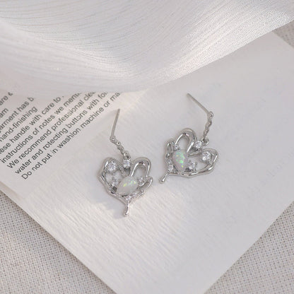 [] Maya Silver Heart Earrings