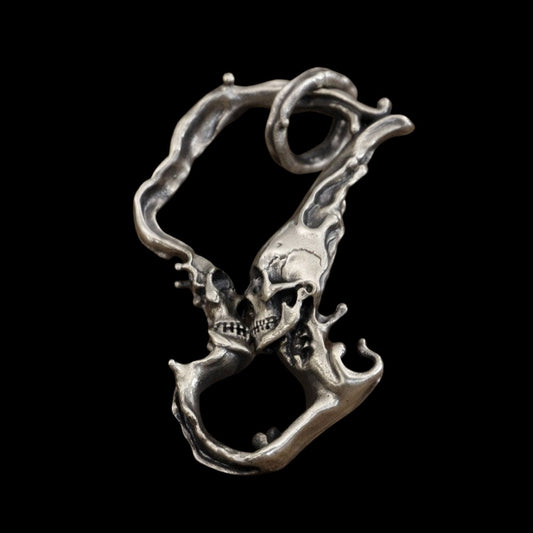 Skull Love Kiss Pendant