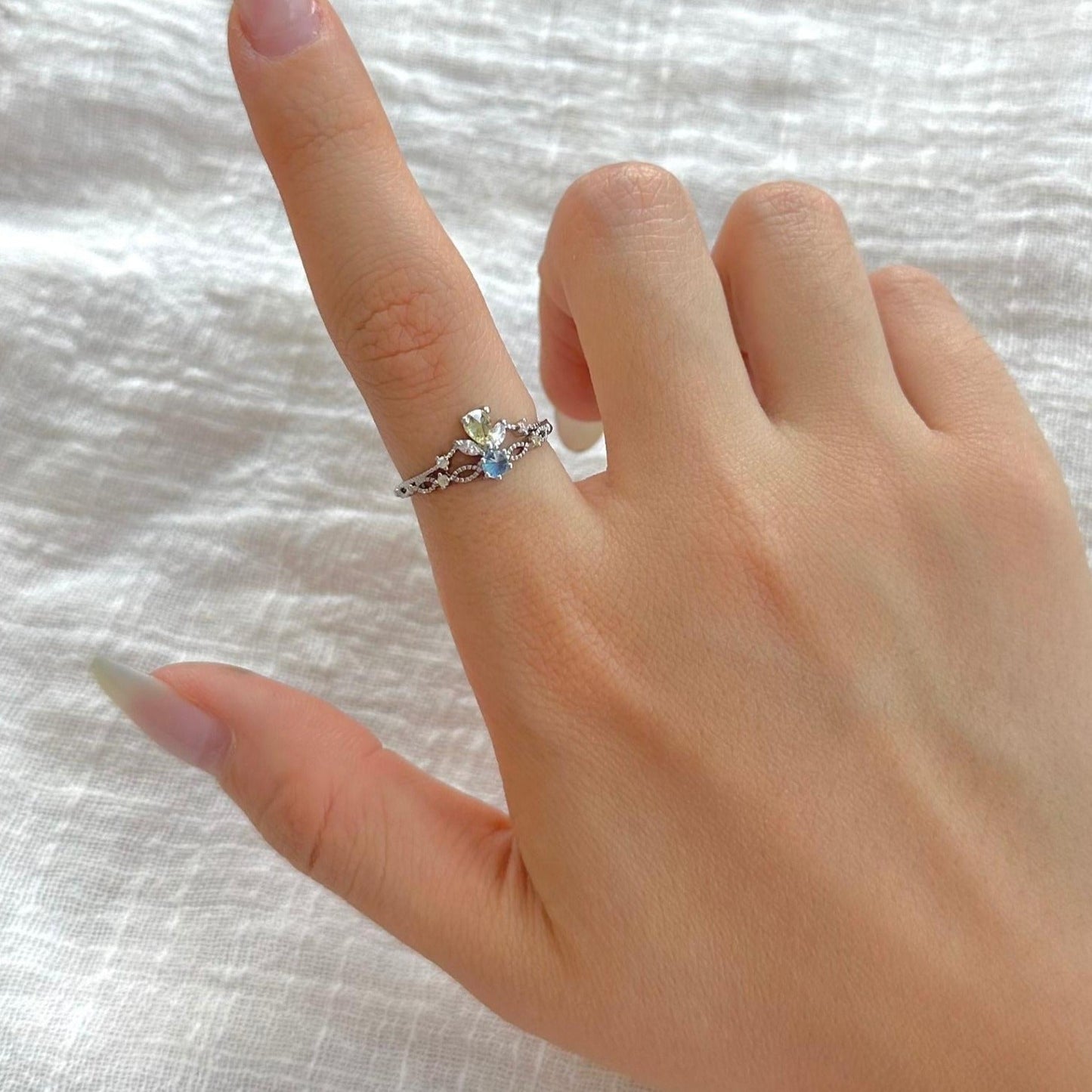 [] Ellie Tiara Ring