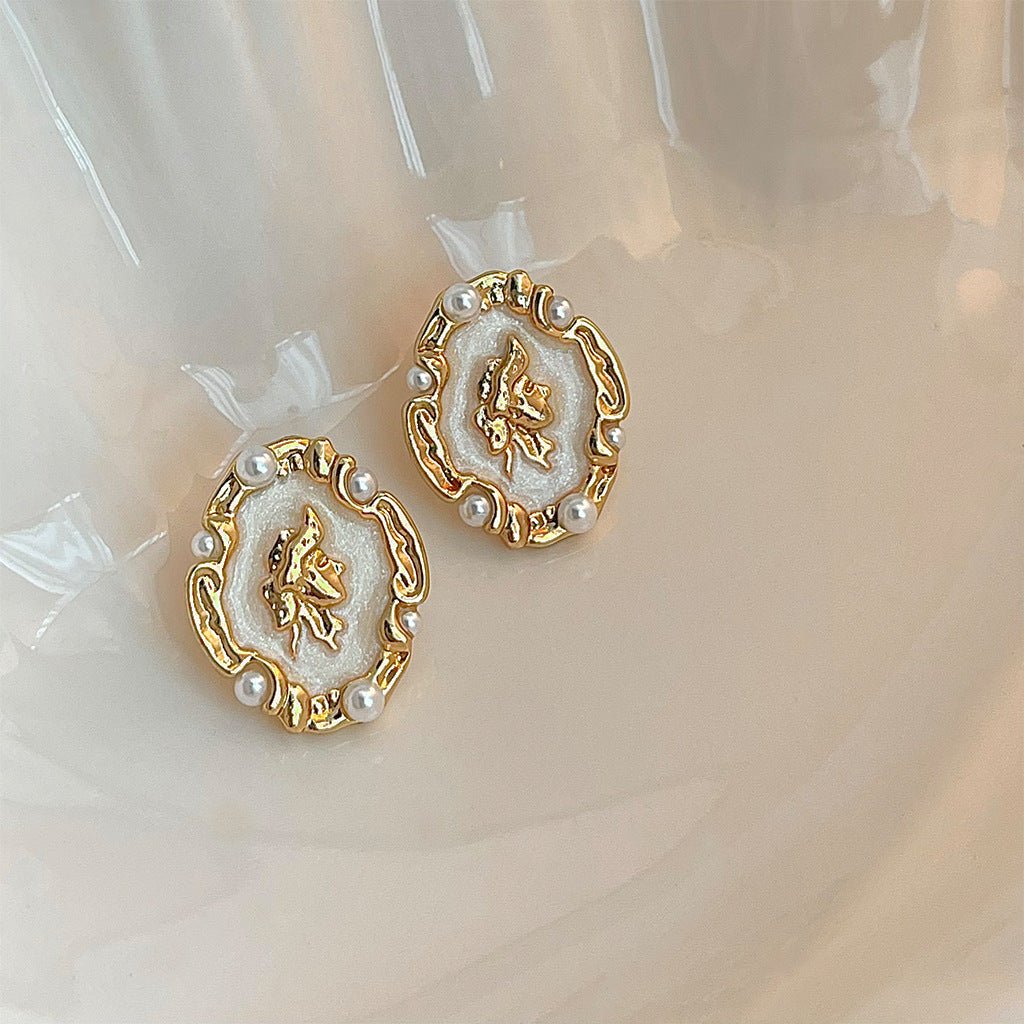 [] Cameo Earrings