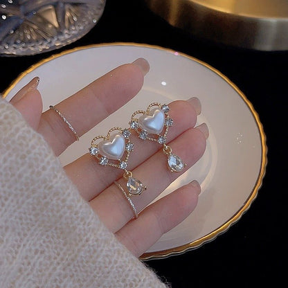 Carol Rococo Heart Earrings