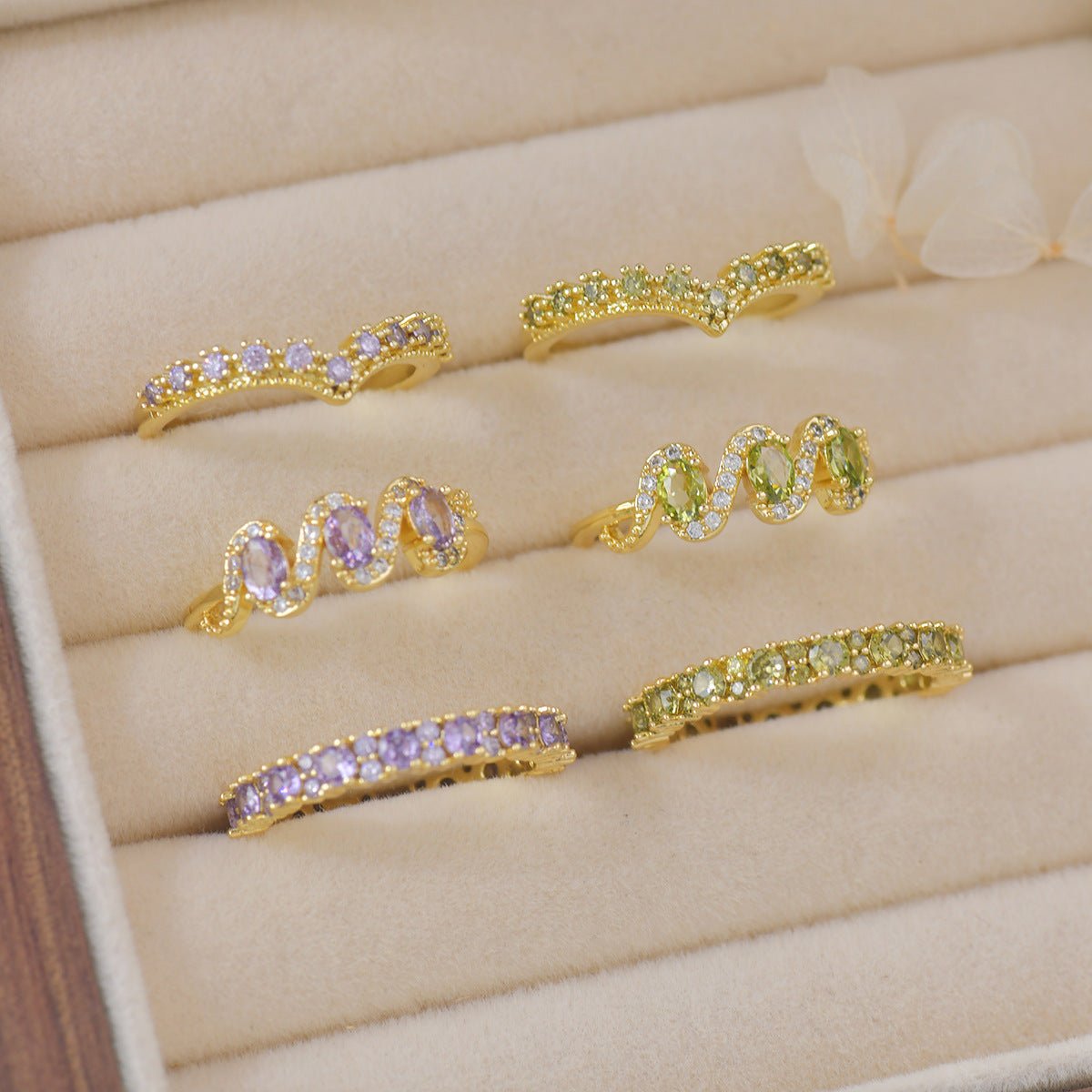 Violet Cécile Ring