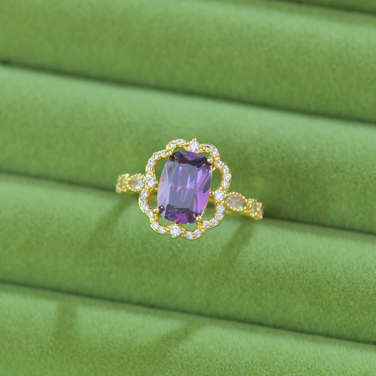 Violet Fleur Royale Ring