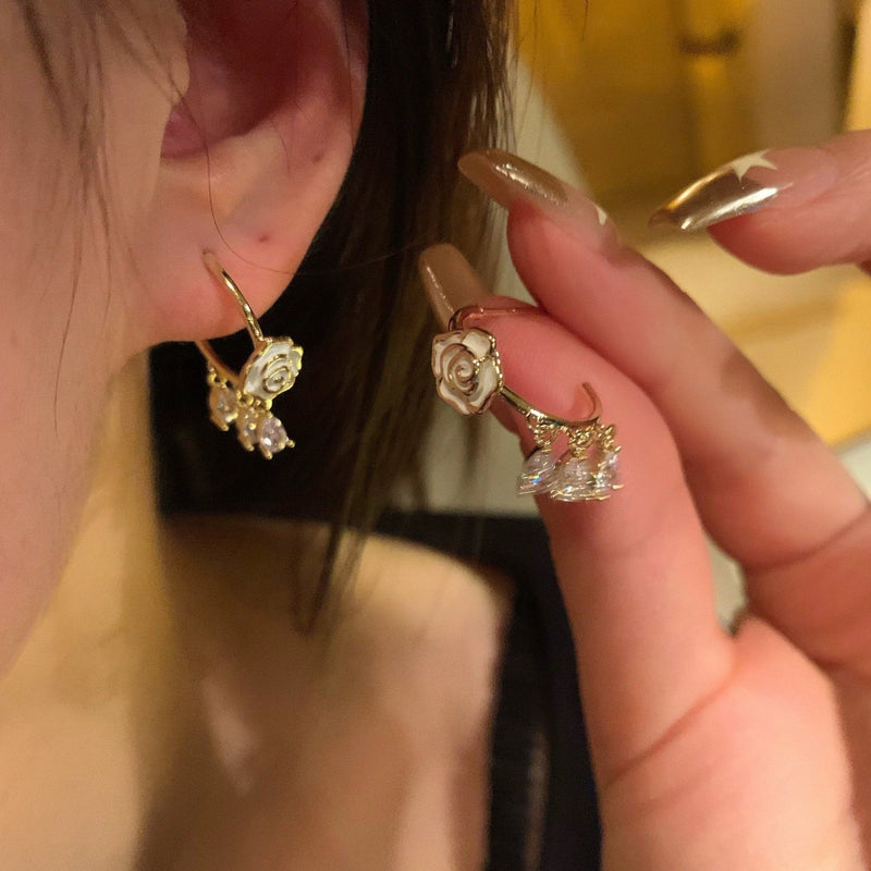 [] Emilia White Rose Earrings